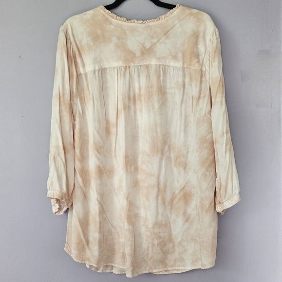 Torrid Pink/White Tie-Dye Peasant Top, Size 1X - Picture 3 of 5